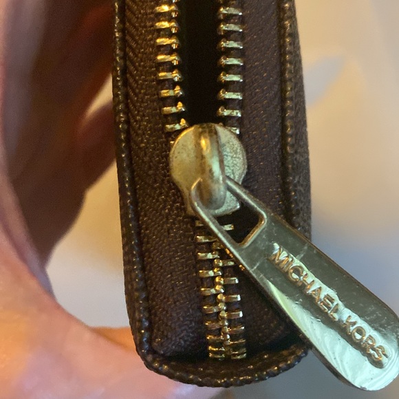 VGUC. Michael Kors Jet Set brown and tan signature logo wallet/wristlet. - Picture 10 of 10